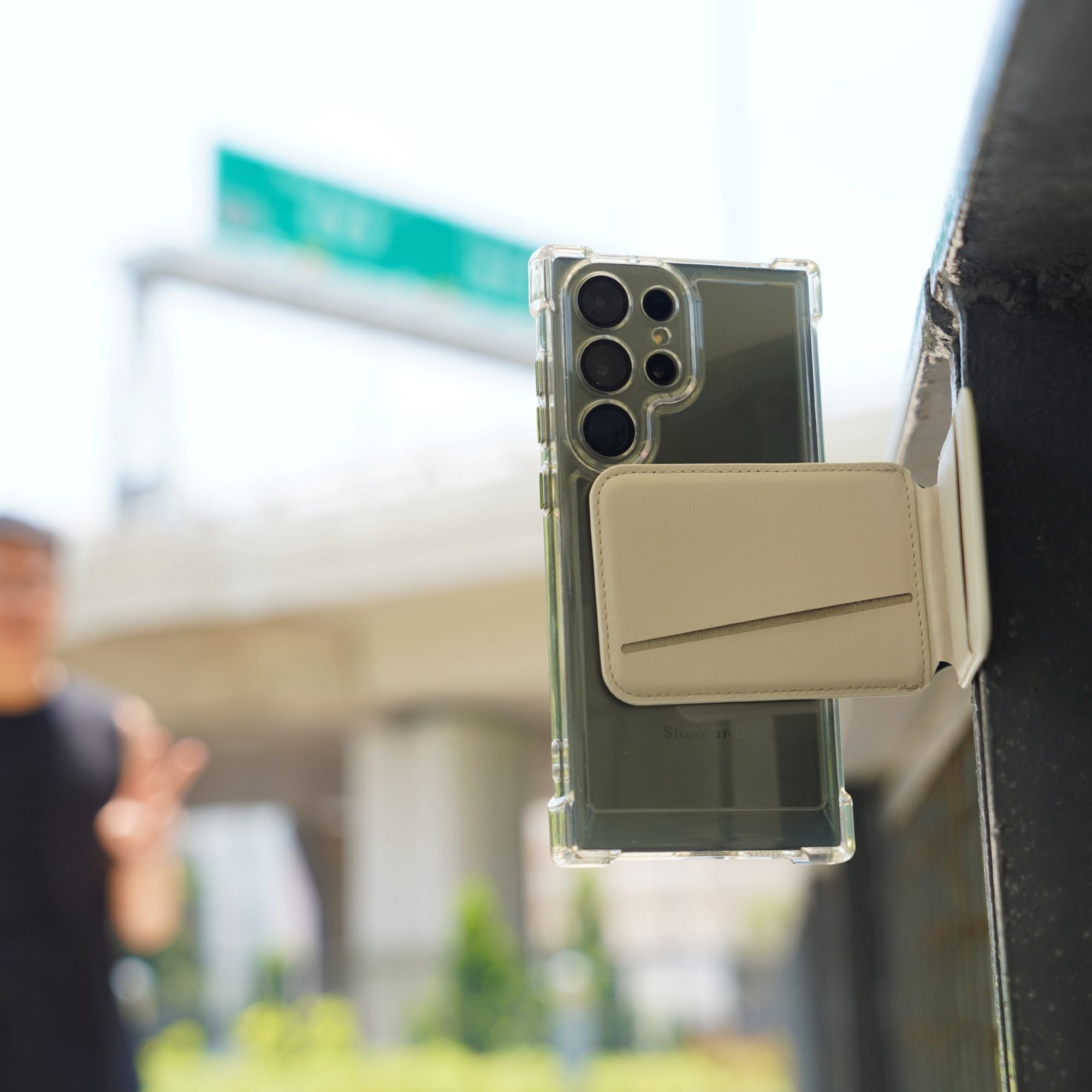 Magneto Phone Stand | Cardholder with dual MagSafe magnet