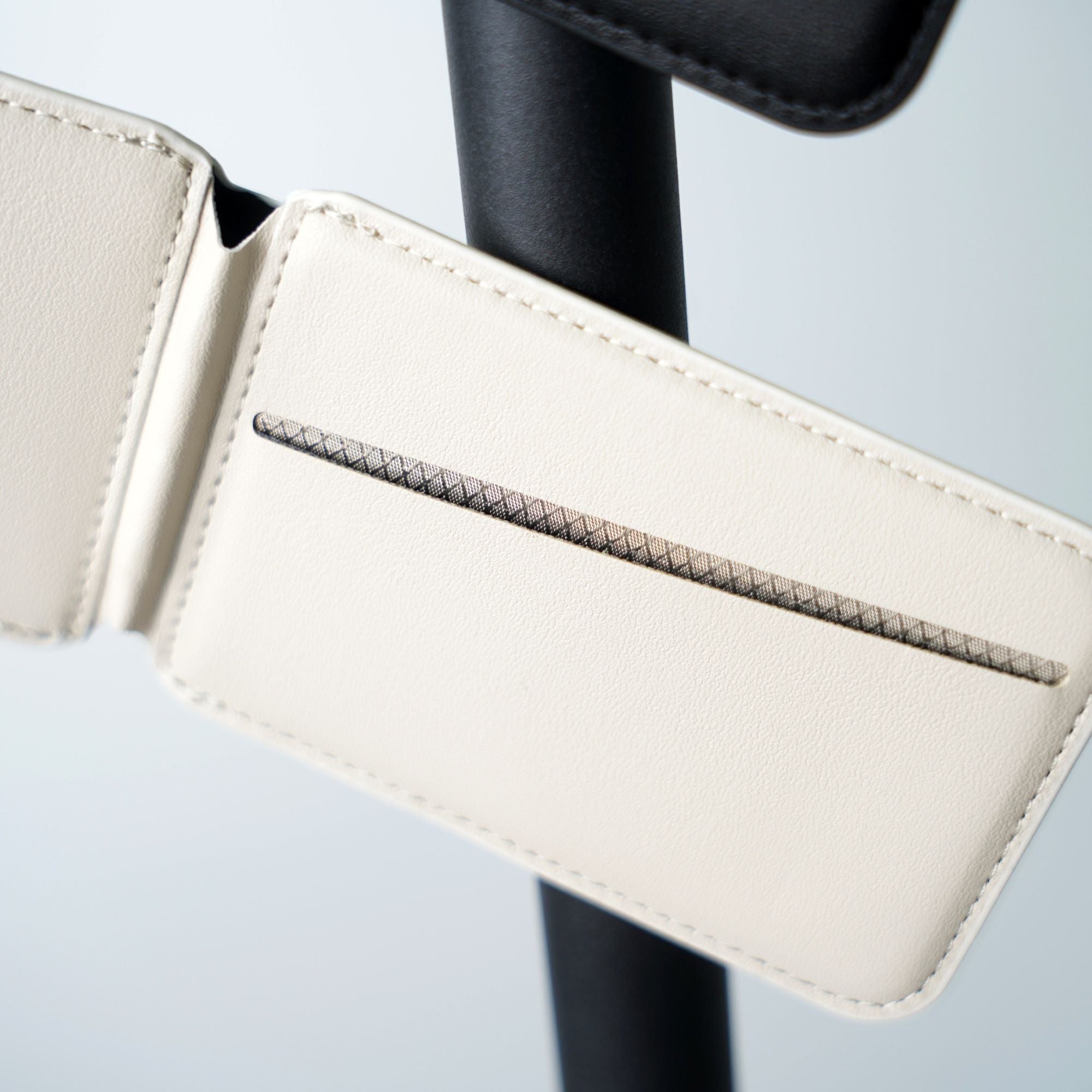 Magneto Phone Stand | Cardholder with dual MagSafe magnet