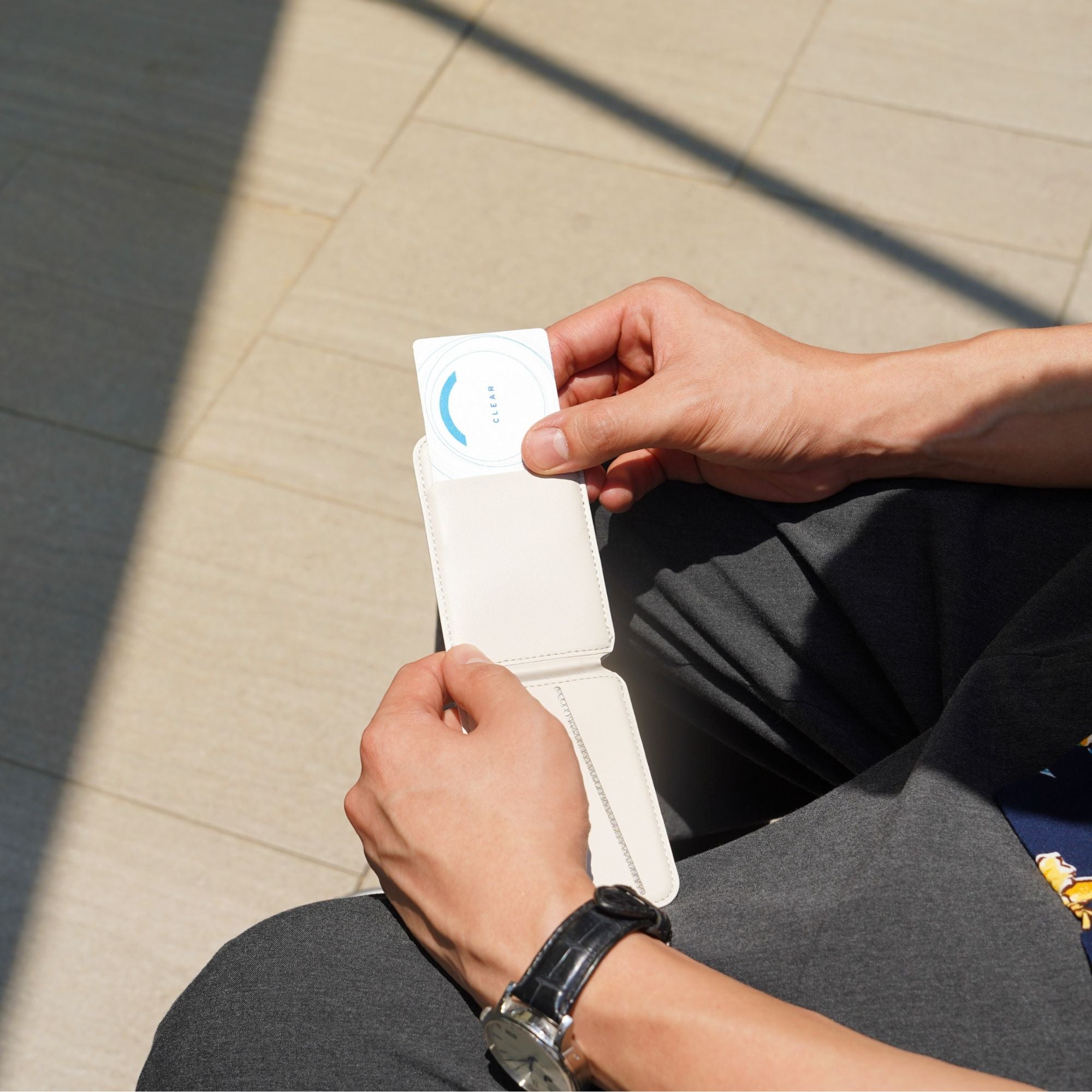 Magneto Phone Stand | Cardholder with dual MagSafe magnet